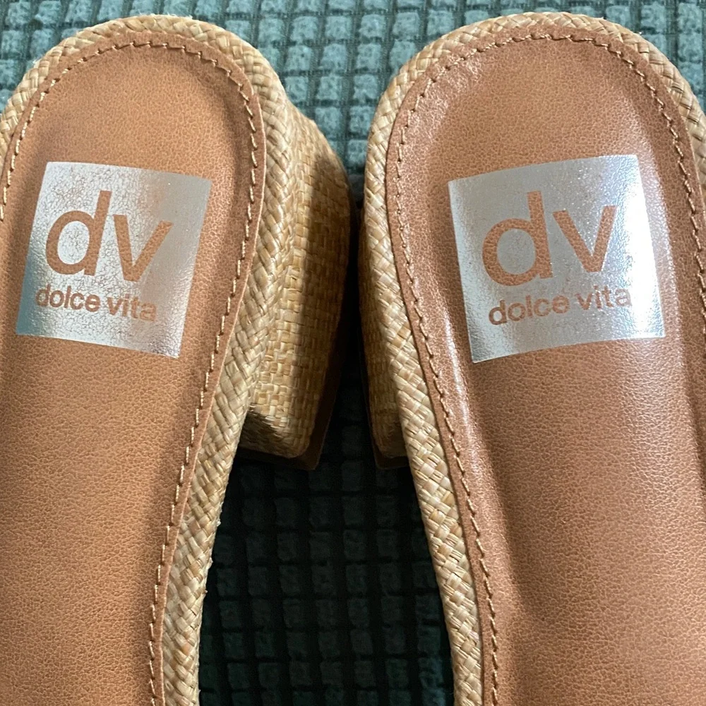 Tan New Dolce Vita Woven Slide Sandals Size 7.5